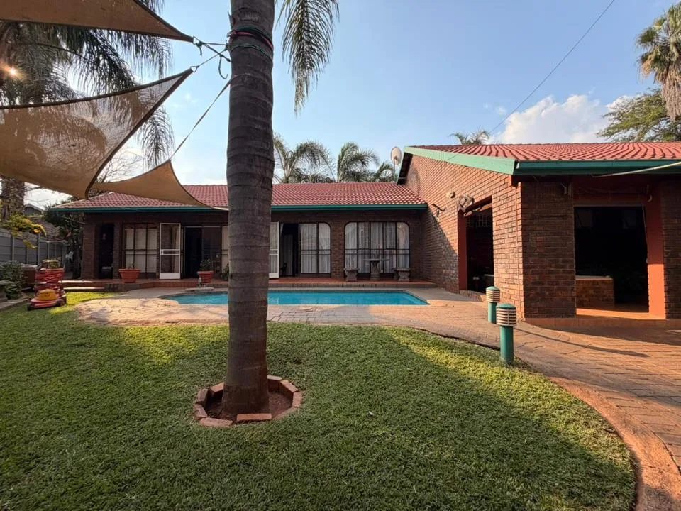 4 Bedroom House for sale in Thabazimbi
