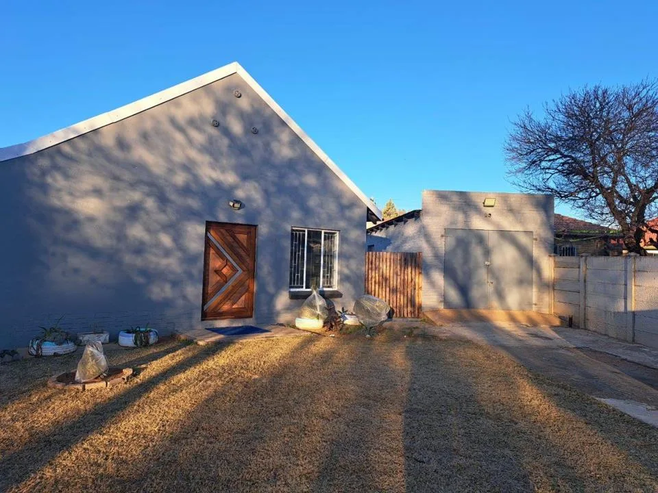 3 Bedroom House for sale in Stilfontein Ext 4