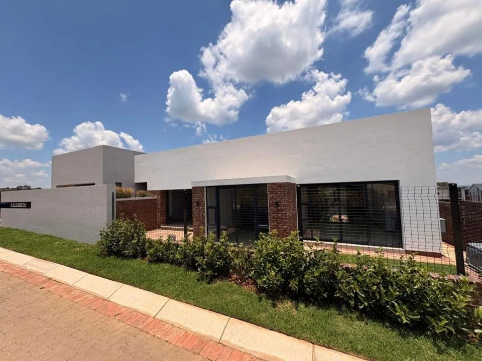 3 Bedroom House for sale in Vyfhoek AH