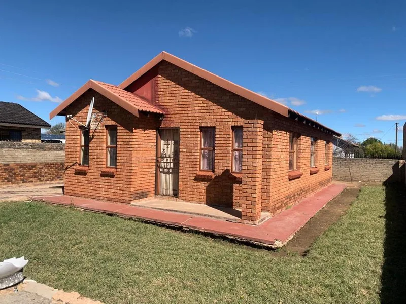 3 Bedroom House for sale in Mmabatho Unit 13