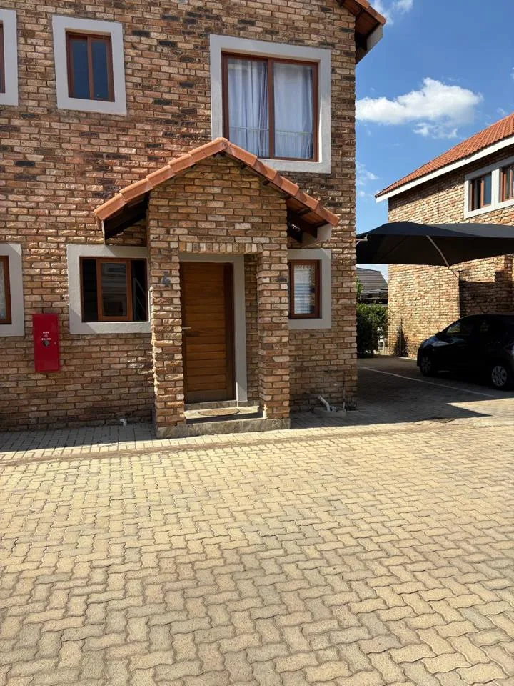 2 Bedroom Townhouse for sale in Potchefstroom South