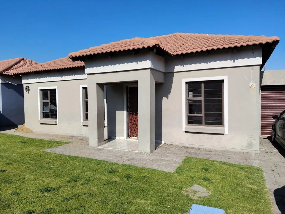 3 Bedroom Townhouse for sale in Terra Nova