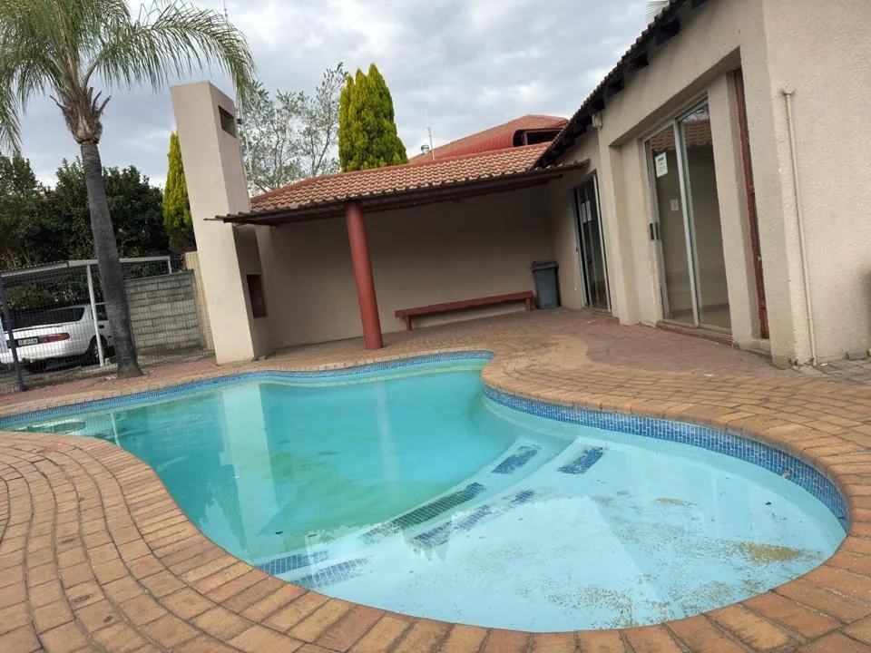 2 Bedroom Apartment / flat for sale in Safari Gardens