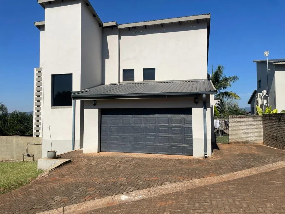 3 Bedroom Townhouse for sale in Tzangeni
