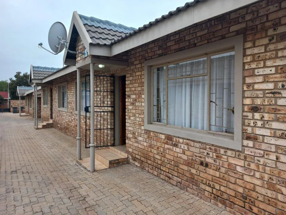 2 Bedroom Townhouse to rent in Doringkruin