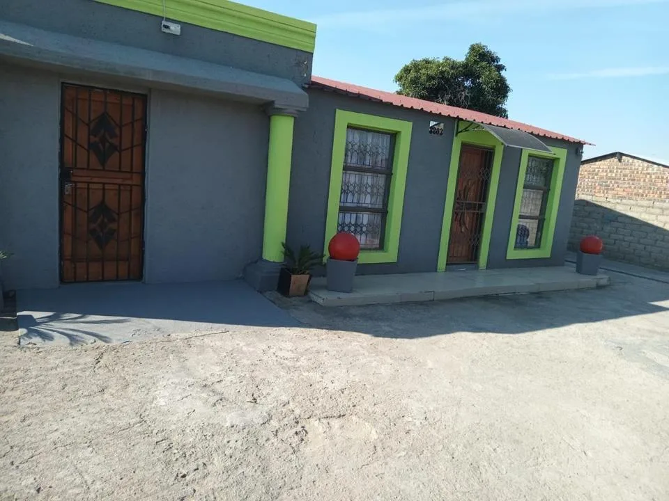 6 Bedroom House for sale in Seshego