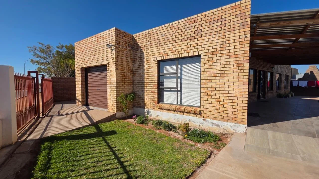 4 Bedroom House for sale in Morning Glory