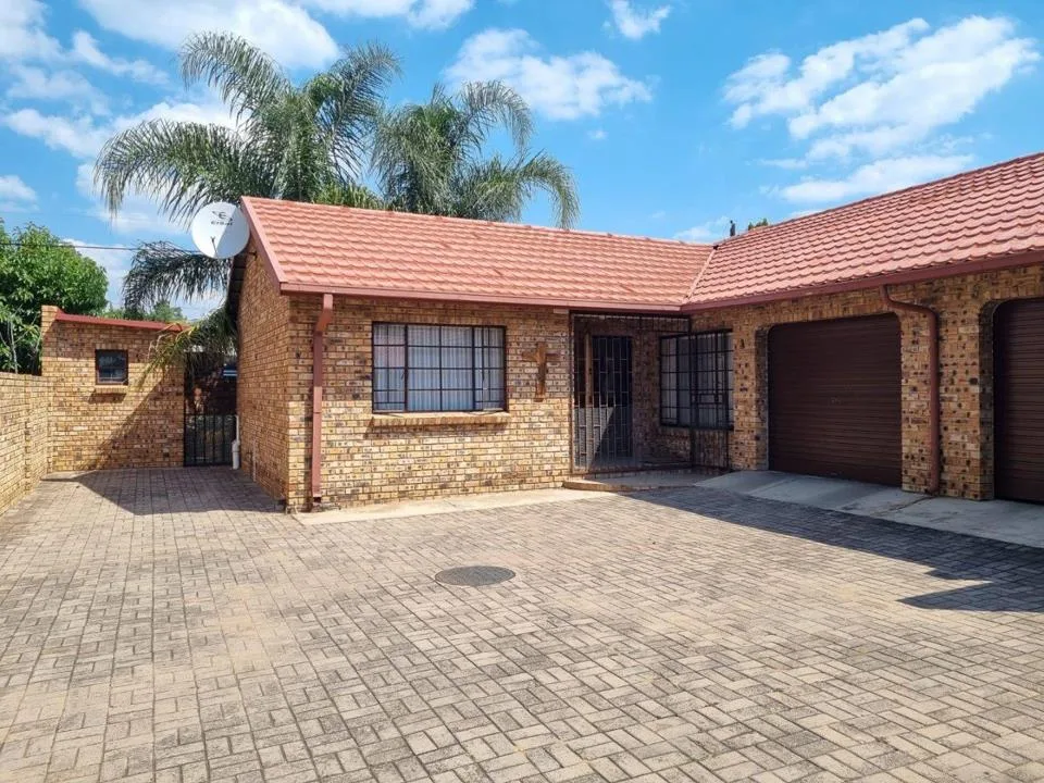 3 Bedroom House for sale in Modimolle