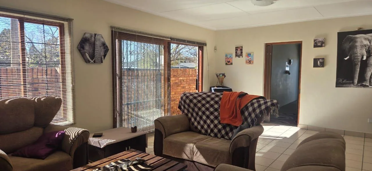 2 Bedroom Townhouse for sale in Standerton Central