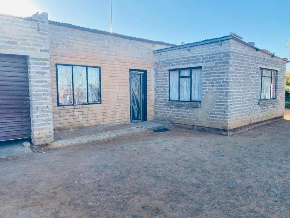 4 Bedroom House for sale in J B Mafora
