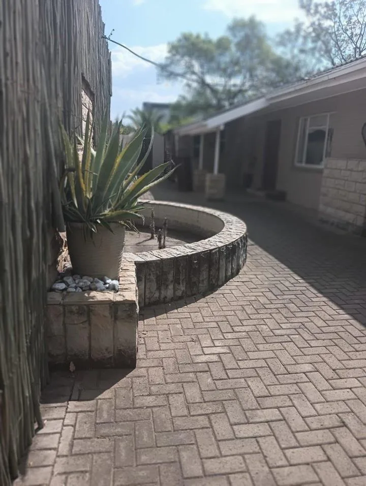 1 Bedroom House to rent in Universitas