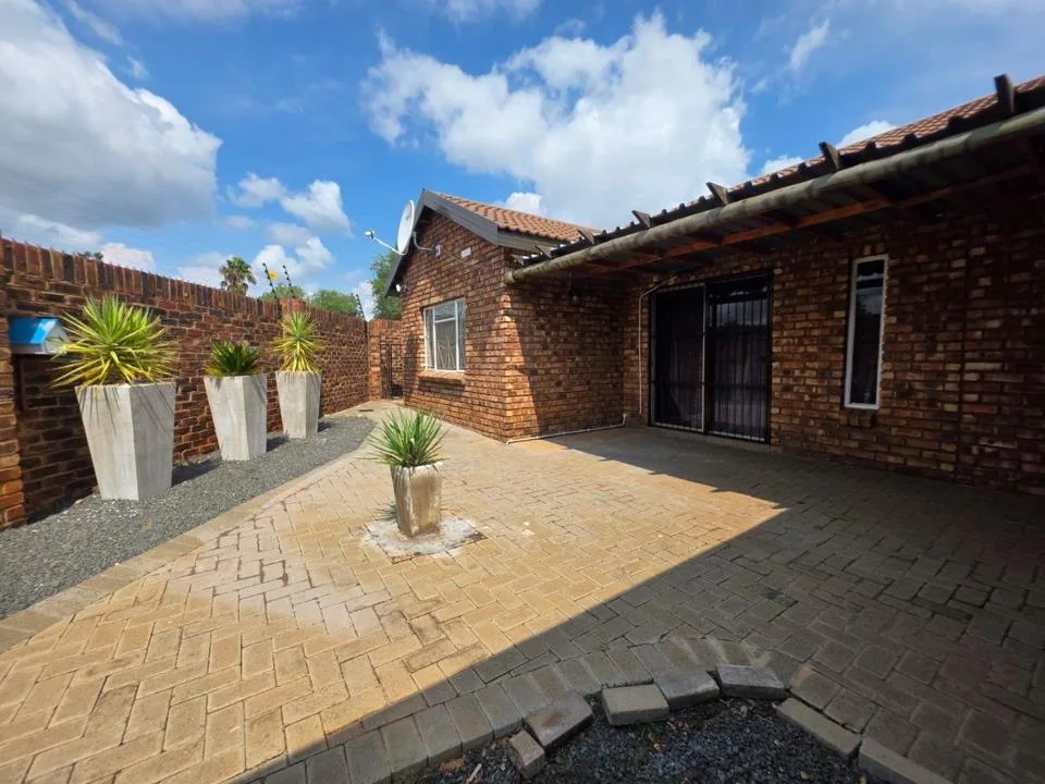 3 Bedroom Townhouse for sale in New Park