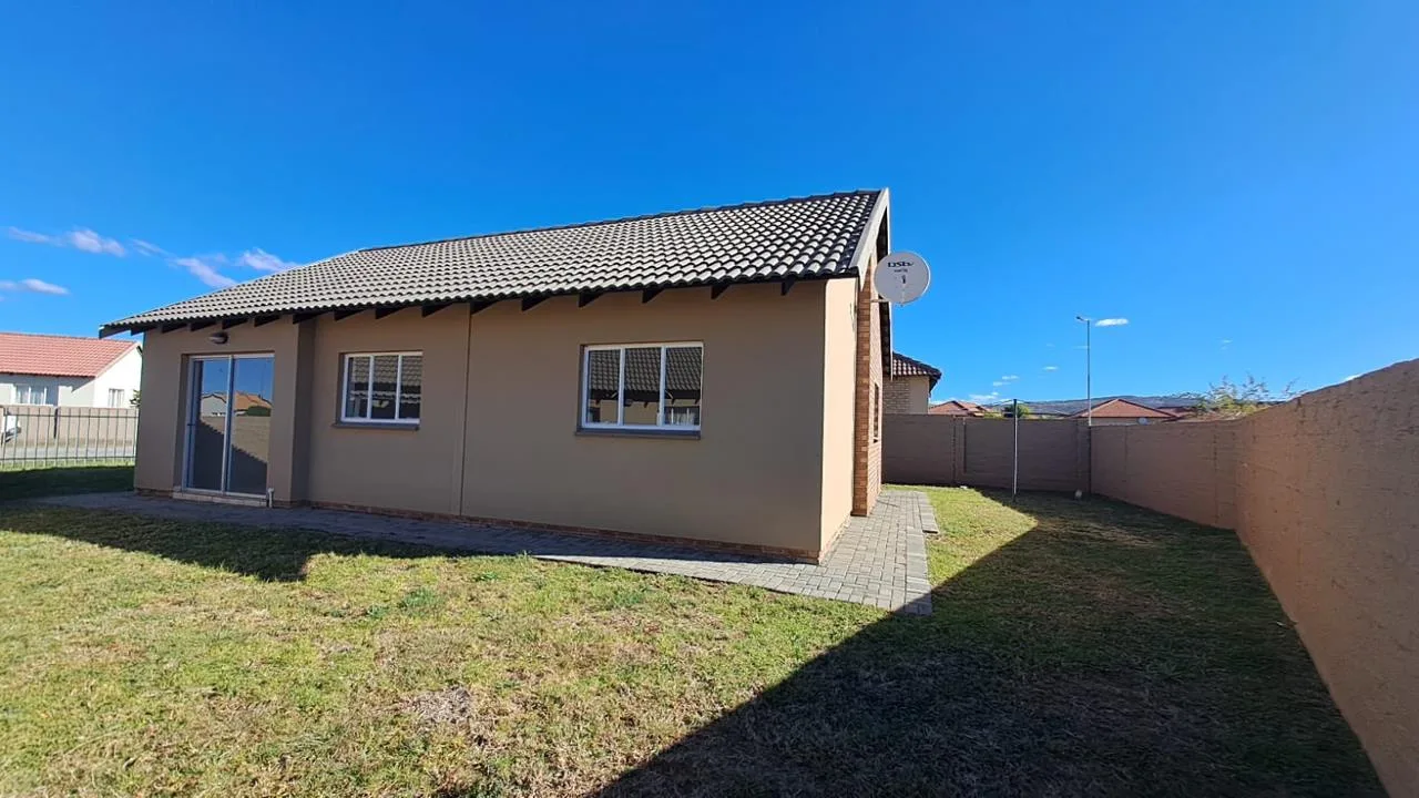 3 Bedroom House for sale in Waterkloof Hill Estate