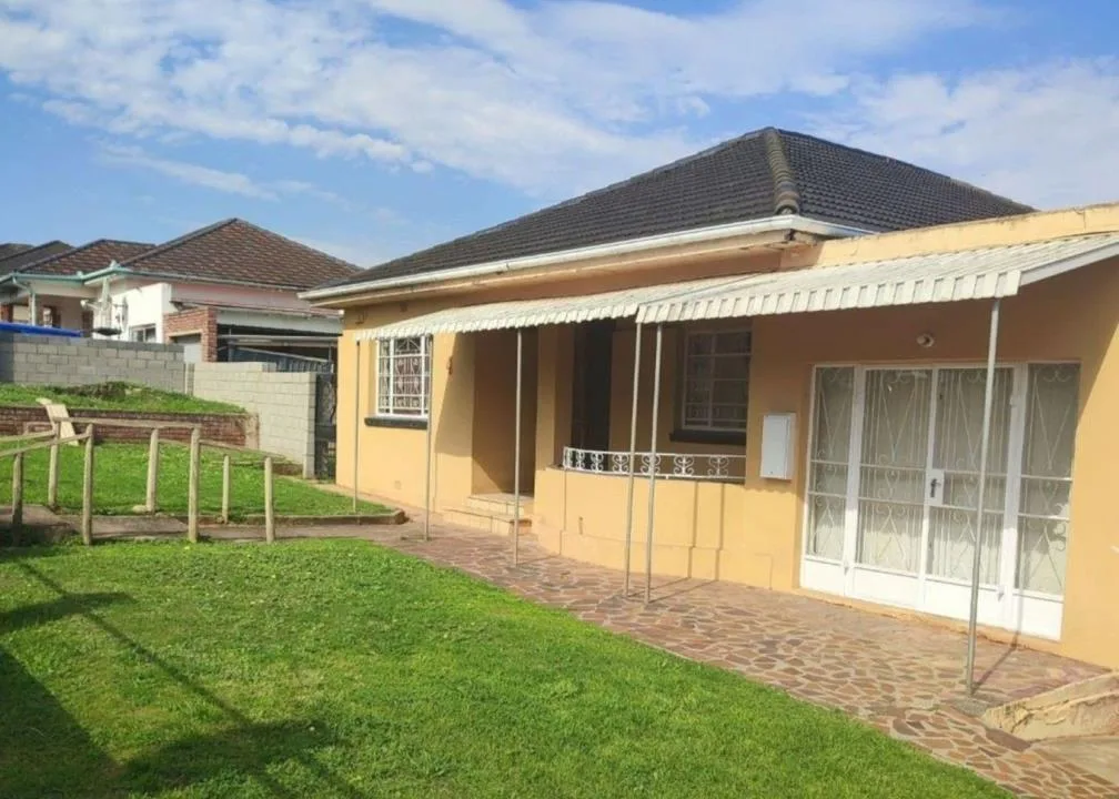 3 Bedroom House for sale in Van Riebeeck Hoogte