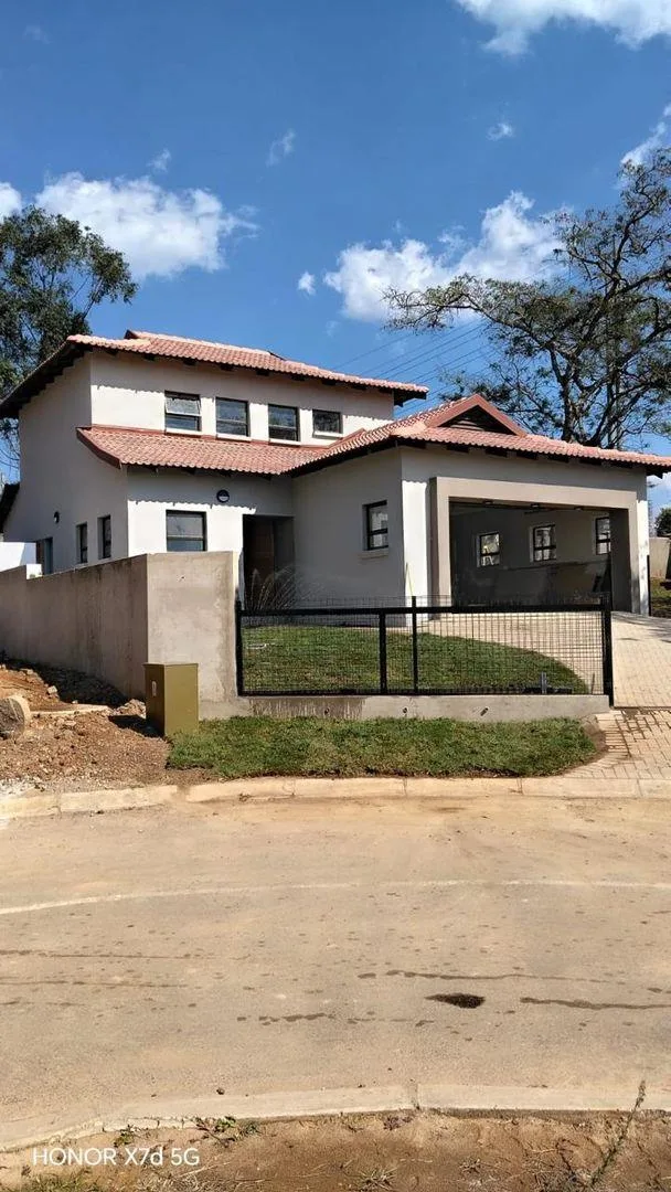 4 Bedroom House for sale in Fauna Park