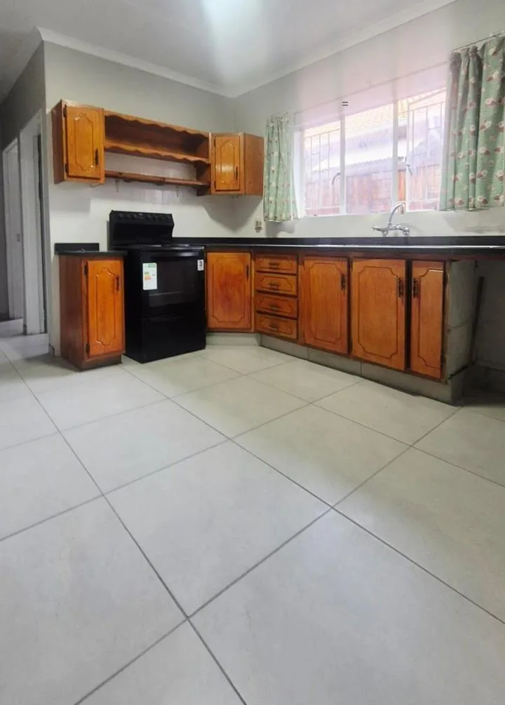2 Bedroom Apartment / flat to rent in Rustenburg Central