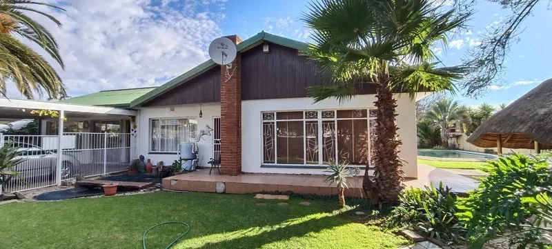 4 Bedroom House for sale in Fichardt Park