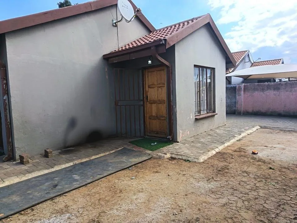 3 Bedroom House for sale in Boitekong