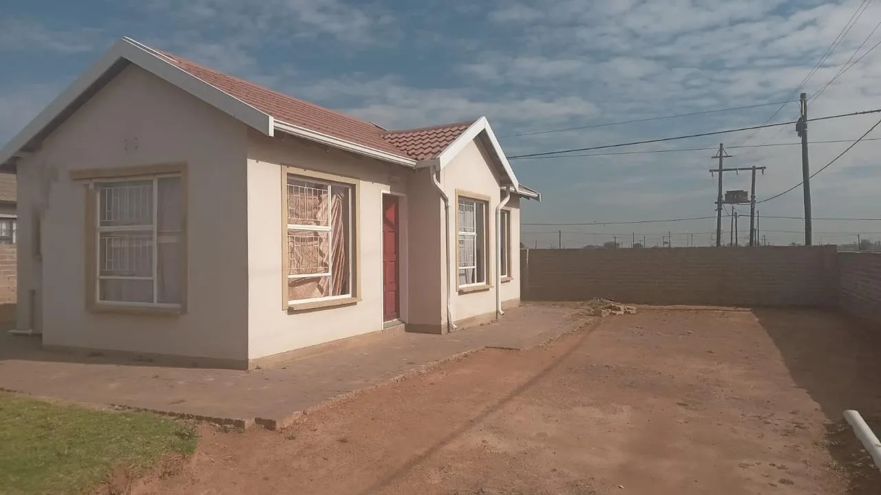 2 Bedroom House for sale in Zamdela