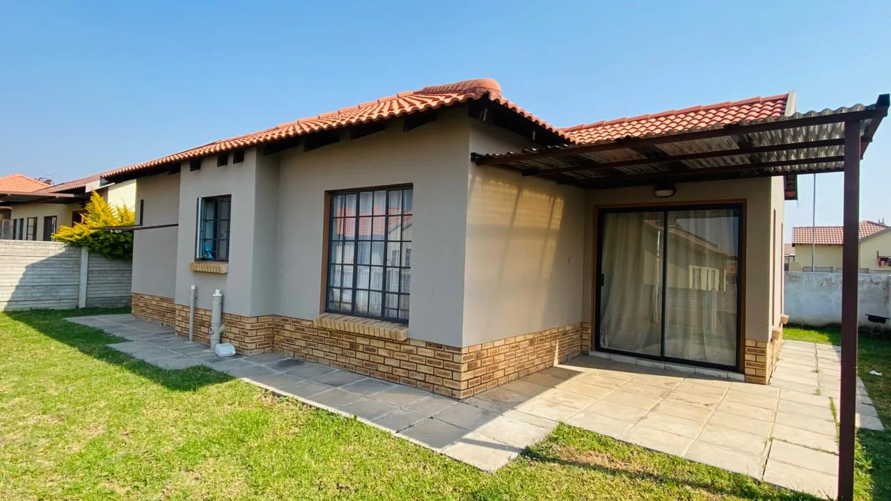 3 Bedroom House to rent in Waterkloof AH