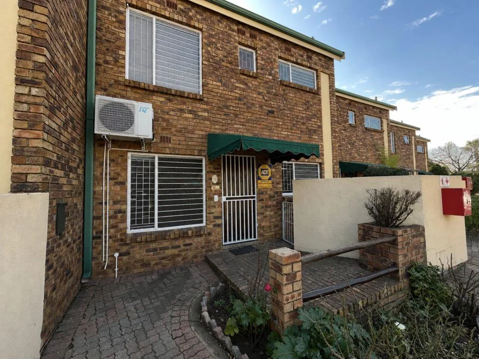 3 Bedroom Townhouse for sale in Vaalpark