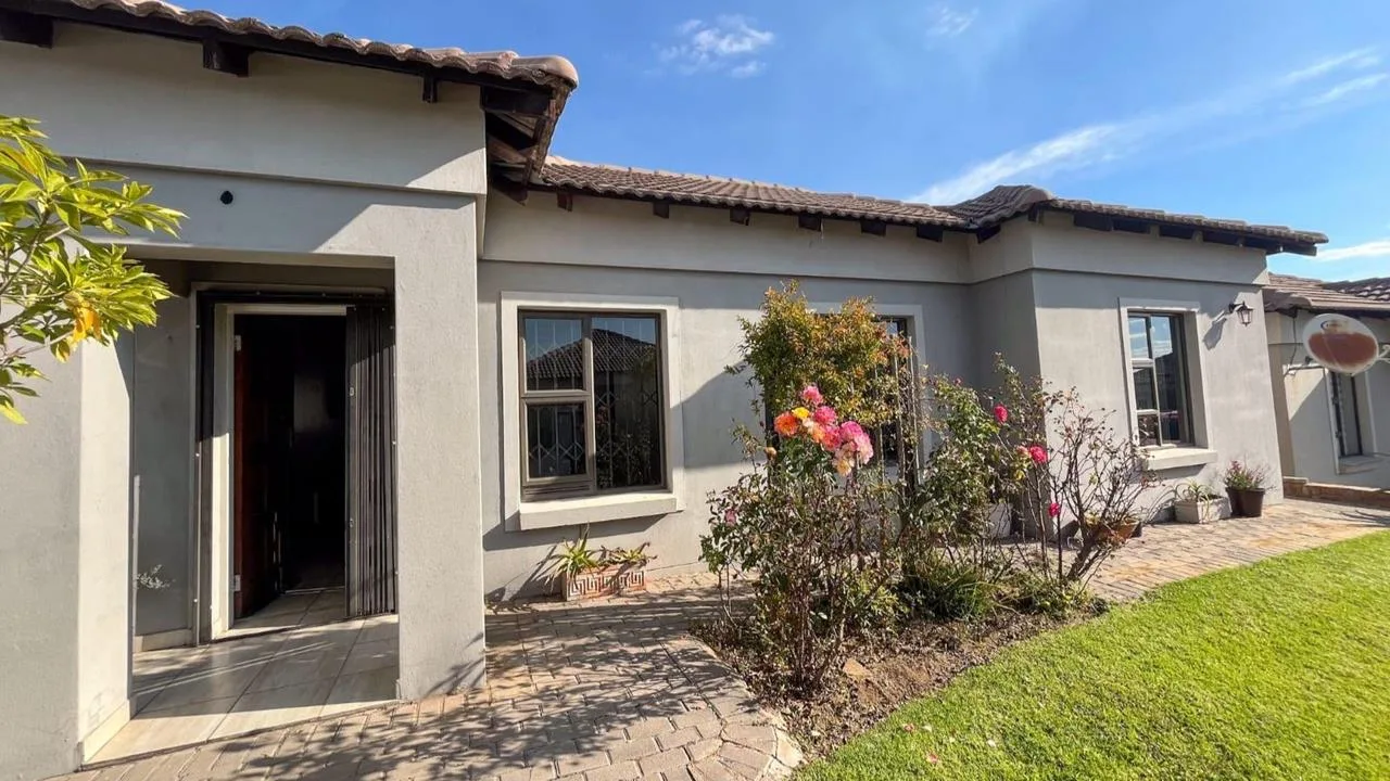 3 Bedroom Townhouse for sale in Terra Nova