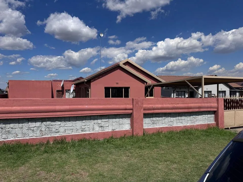3 Bedroom Townhouse to rent in Tasbet Park