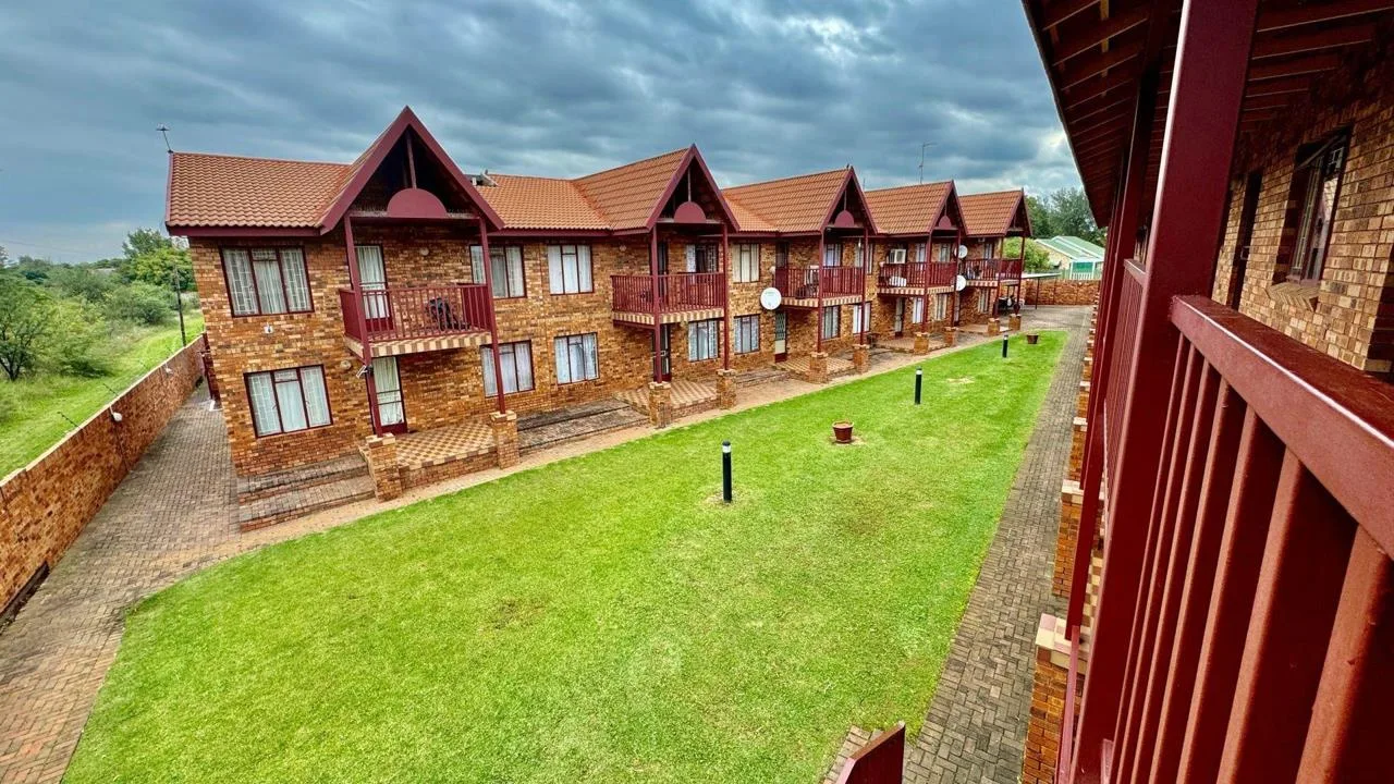 2 Bedroom Apartment / flat for sale in Kannoniers Park