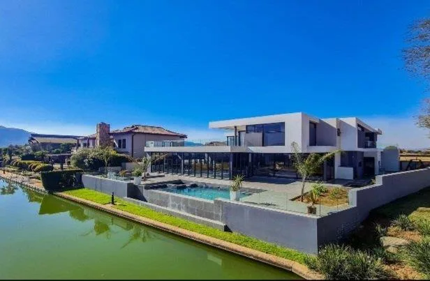6 Bedroom House for sale in The Islands Estates