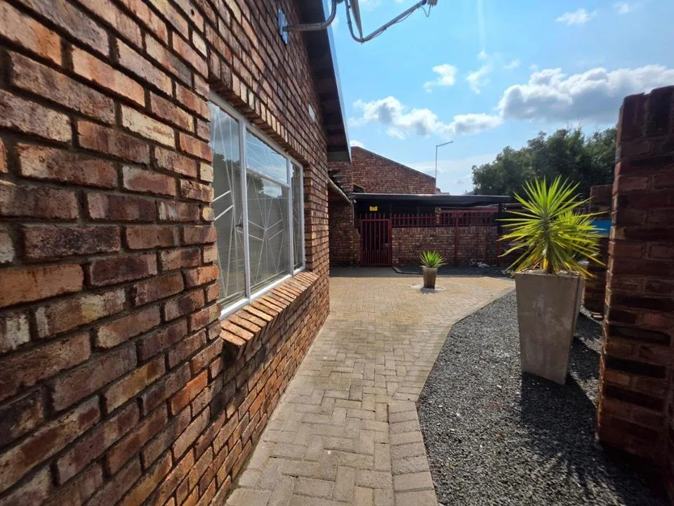 3 Bedroom House for sale in New Park