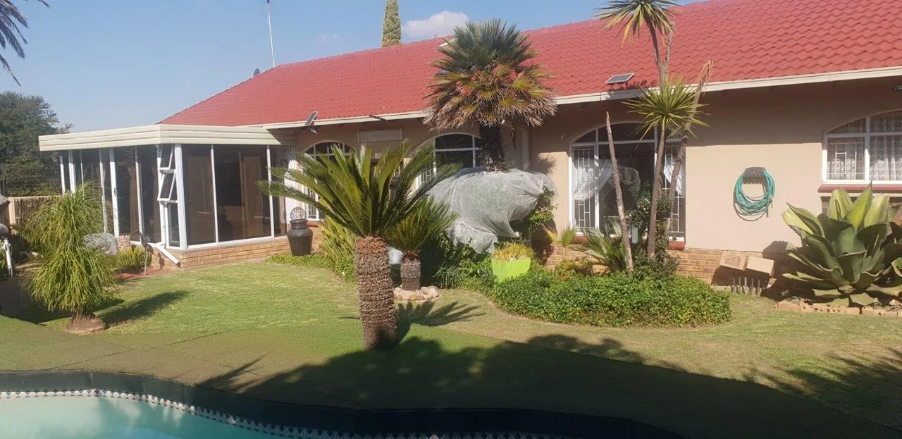 3 Bedroom House for sale in Meiringspark Ext 4