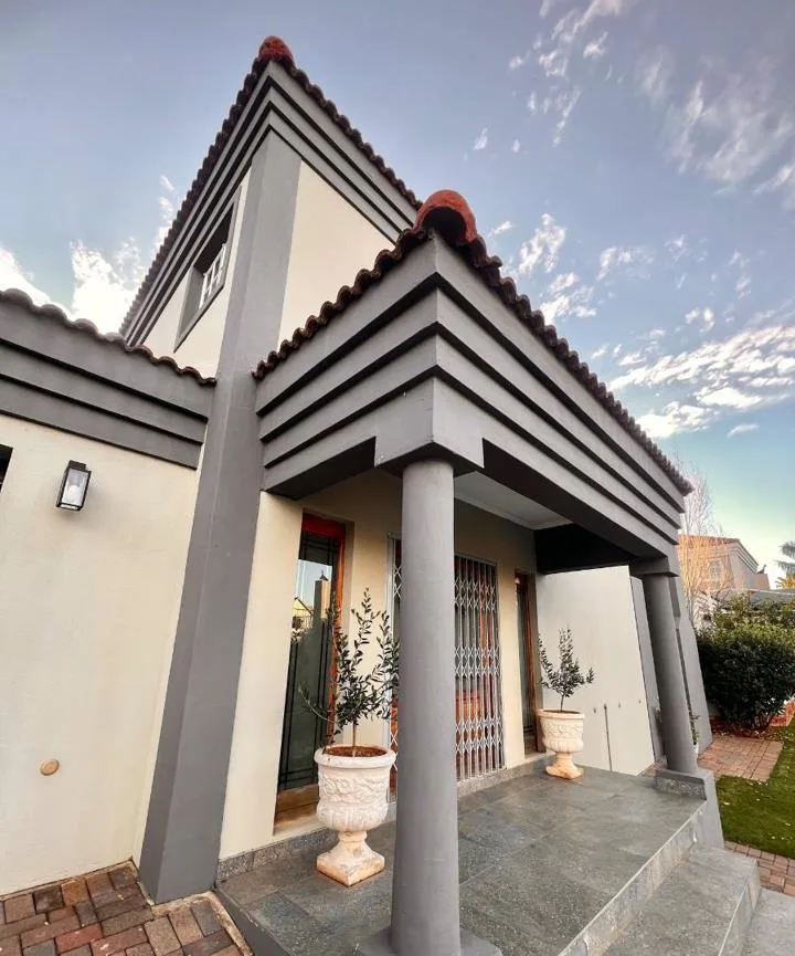 3 Bedroom House for sale in Doringkruin
