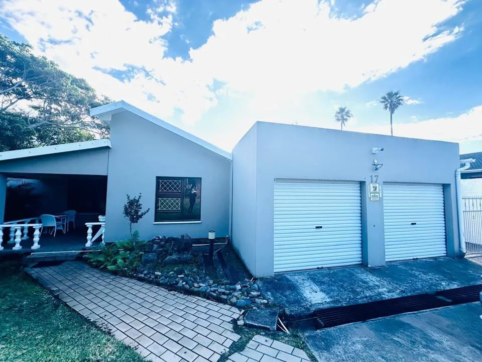3 Bedroom House for sale in Gonubie