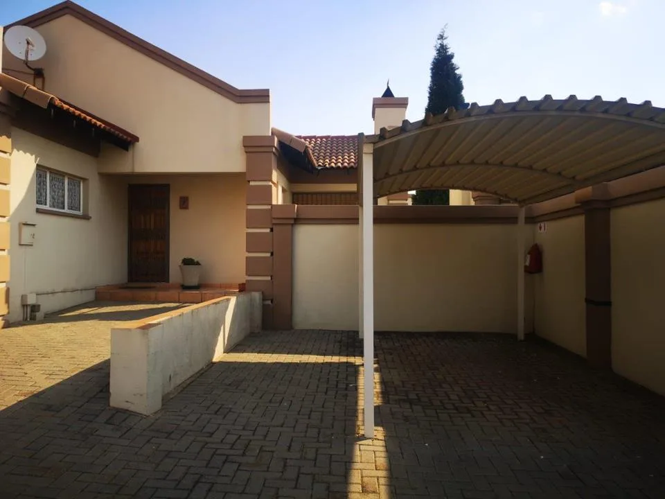 2 Bedroom Townhouse for sale in Vaalpark