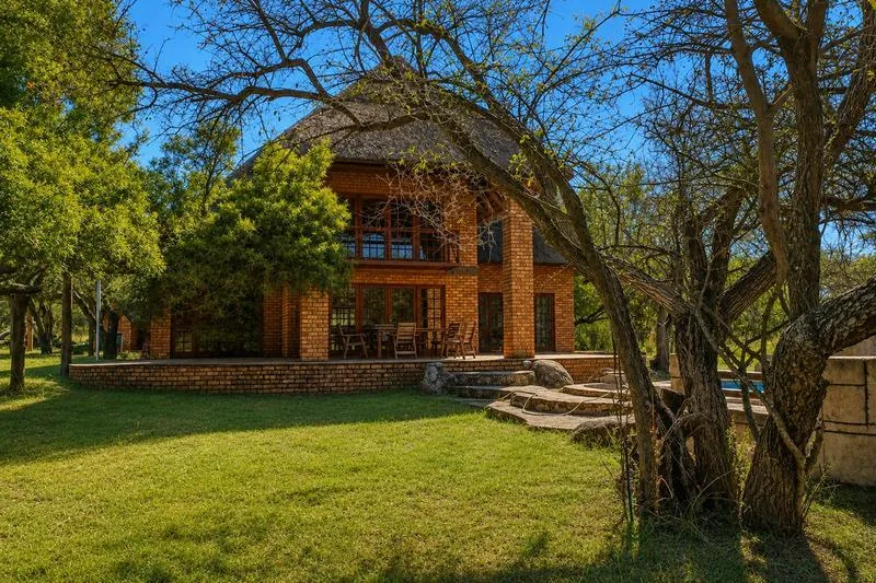 2 Bedroom House for sale in Vaalkop AH