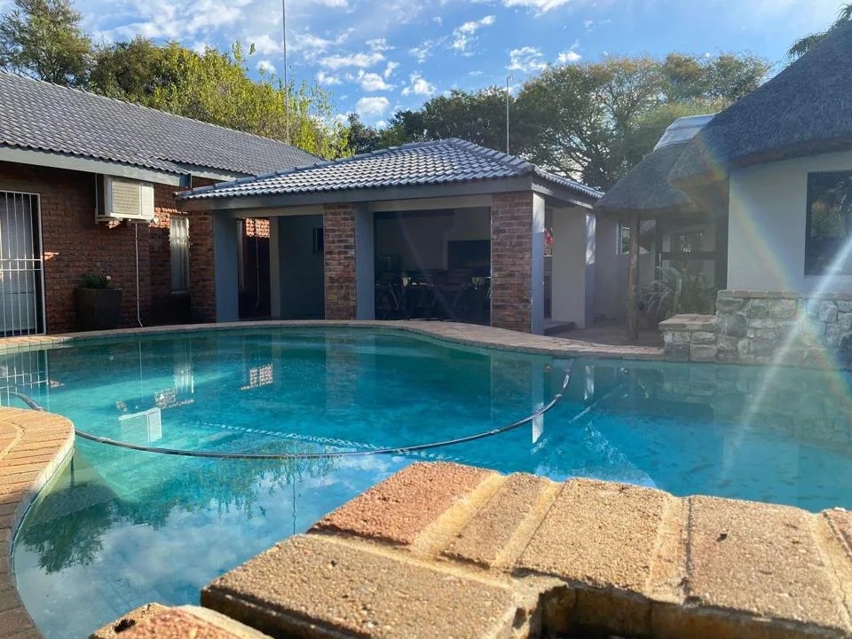 4 Bedroom House for sale in Chroompark