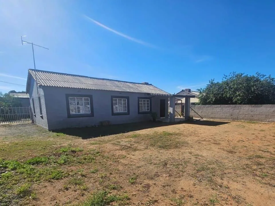 3 Bedroom House for sale in Beaconsfield