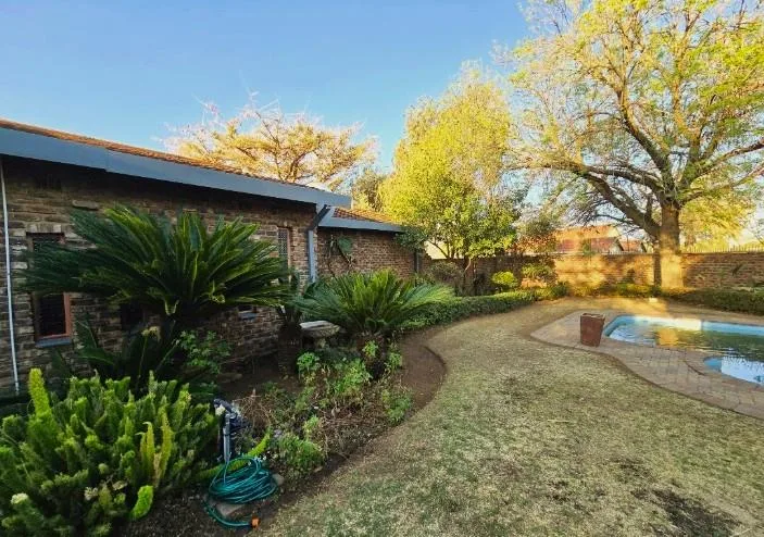 3 Bedroom House for sale in Riebeeckstad