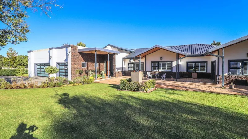 6 Bedroom House to rent in Wilkoppies