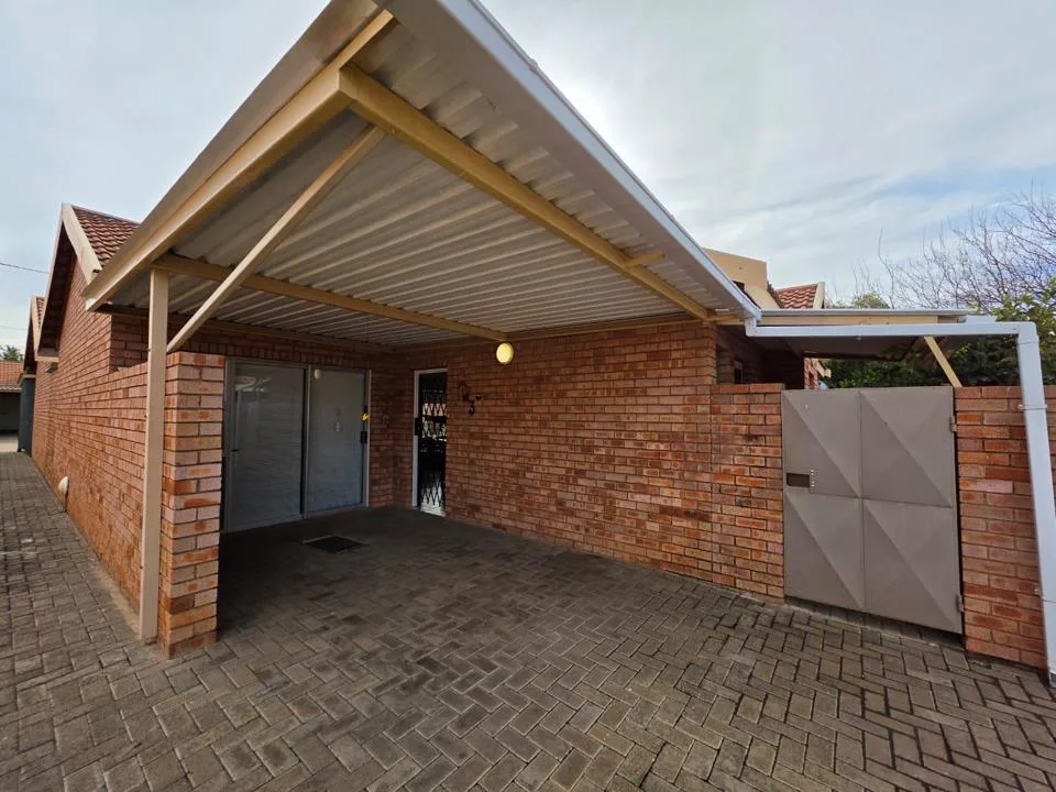 2 Bedroom Apartment / flat for sale in Boshof