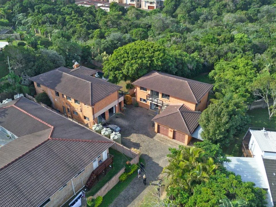 11 Bedroom House for sale in Beacon Bay