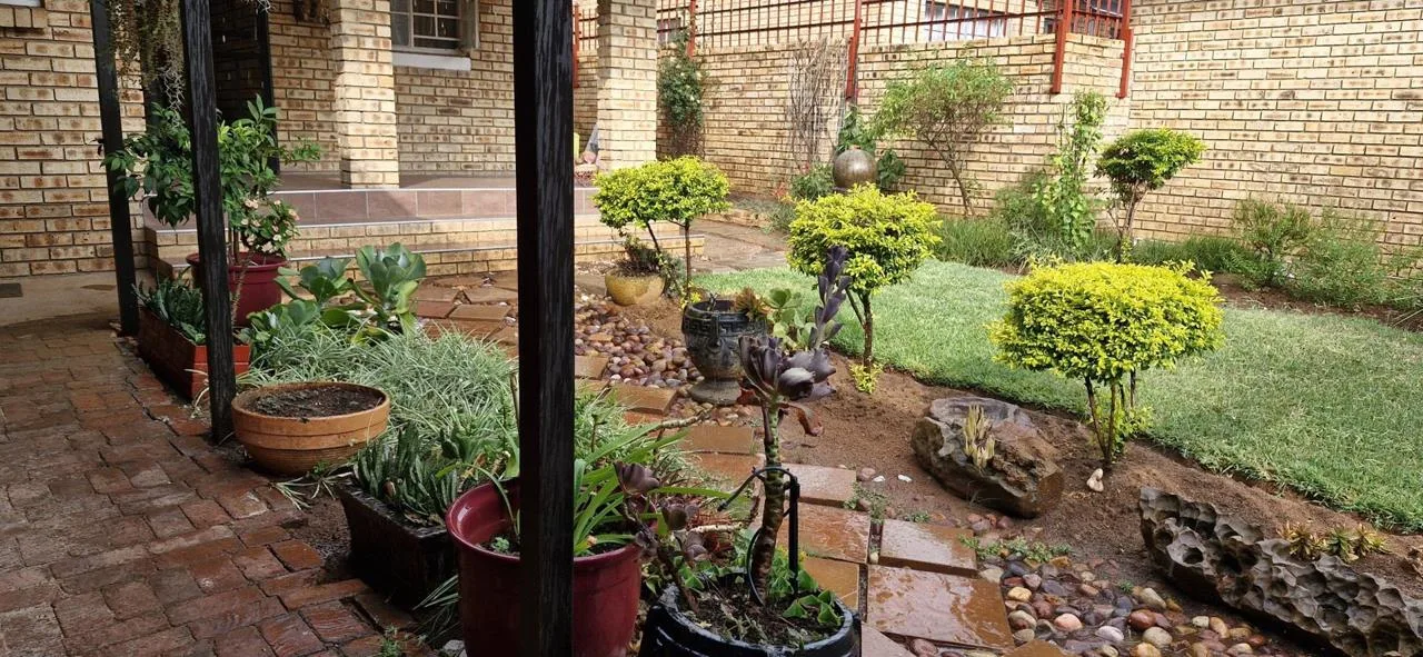 2 Bedroom House for sale in Modimolle