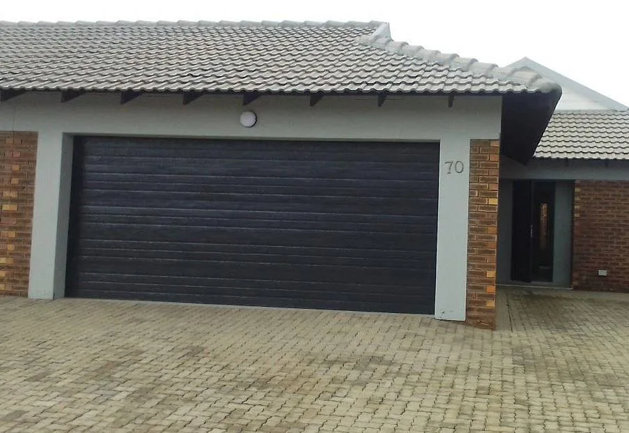 3 Bedroom Townhouse to rent in Suidheuwel