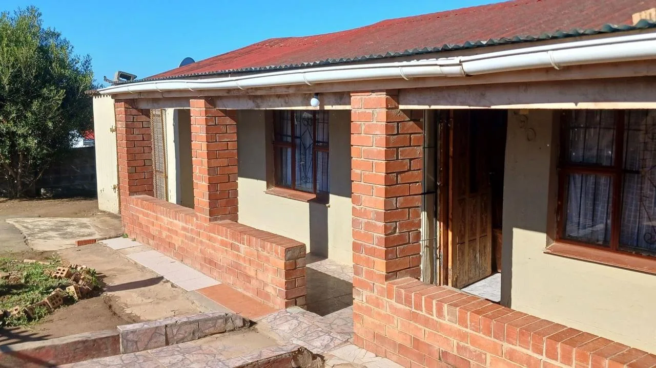 2 Bedroom House for sale in Zwelitsha Zone 04