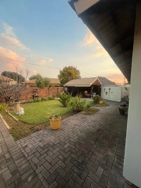 2 Bedroom Townhouse for sale in Vaalpark