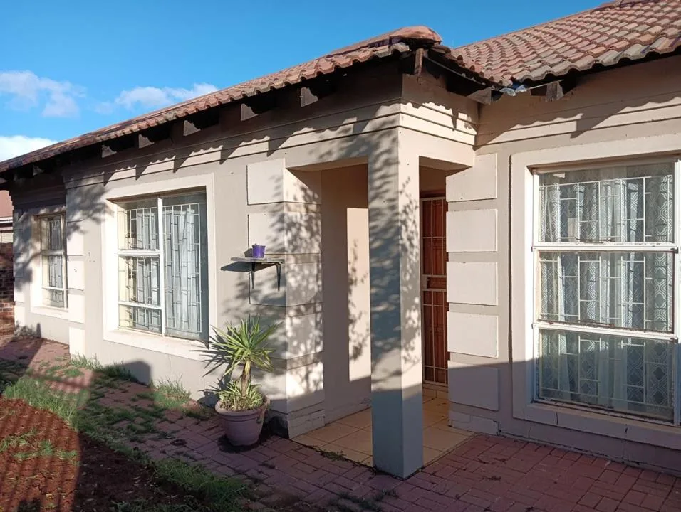 2 Bedroom Townhouse for sale in Brandfort