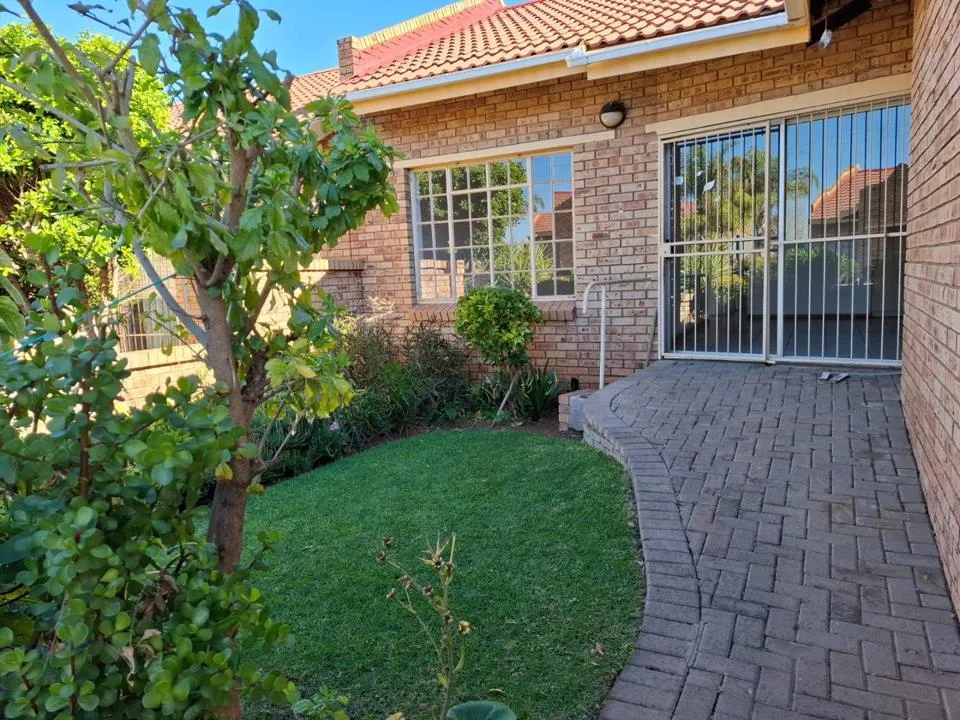 2 Bedroom Townhouse for sale in Minerva Gardens