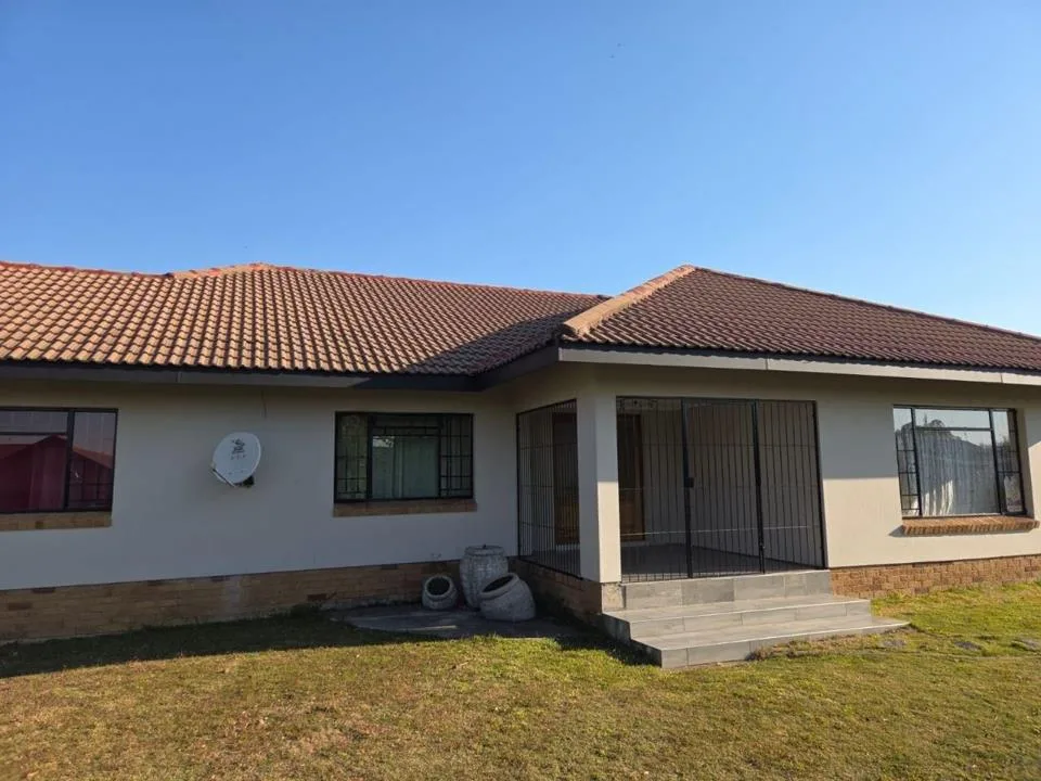 4 Bedroom House for sale in Florapark