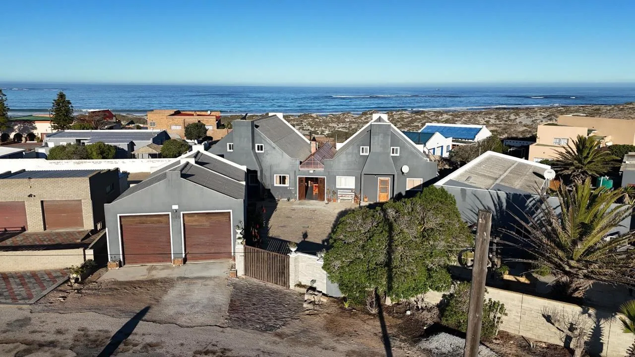 5 Bedroom House for sale in Port Nolloth