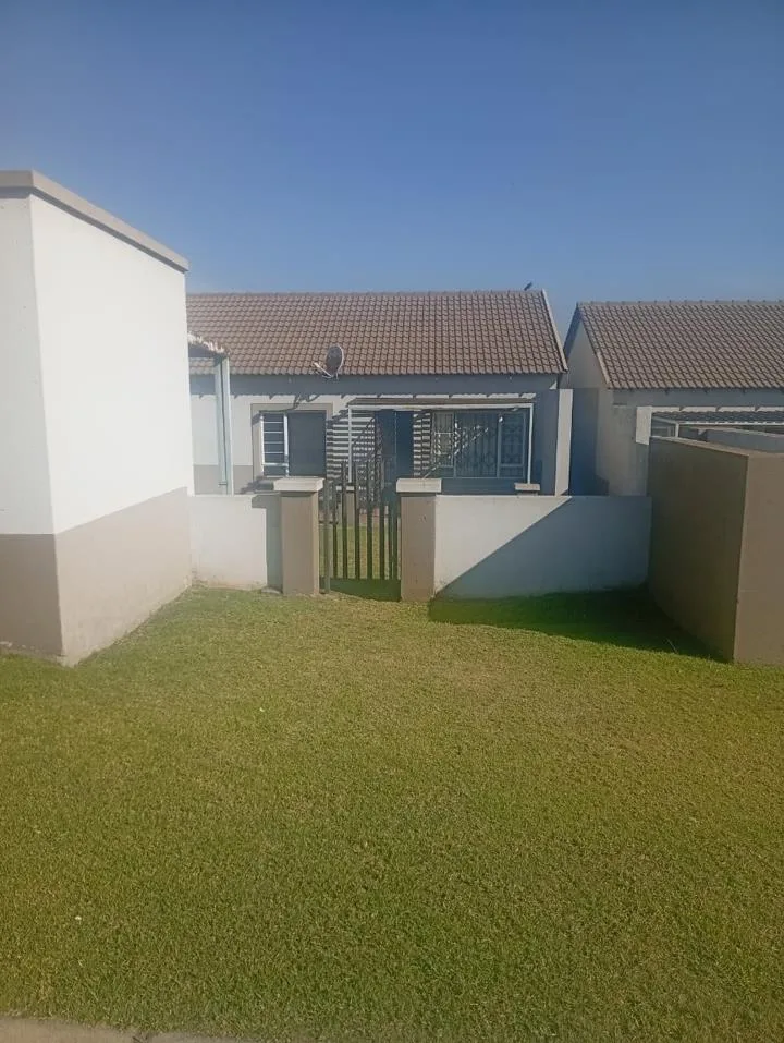 3 Bedroom House for sale in Tasbet Park
